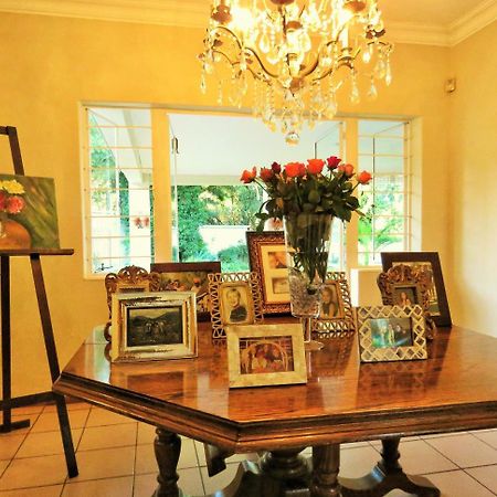 Vair'S Place Guest House In Sandton Paulshof - Apartment, Lux Suites & Spa 요하네스버그 외부 사진