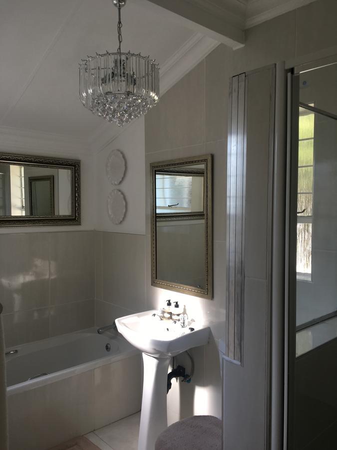 Vair'S Place Guest House In Sandton Paulshof - Apartment, Lux Suites & Spa 요하네스버그 외부 사진