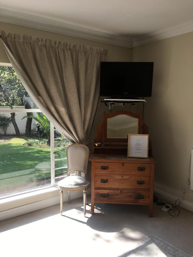 Vair'S Place Guest House In Sandton Paulshof - Apartment, Lux Suites & Spa 요하네스버그 외부 사진